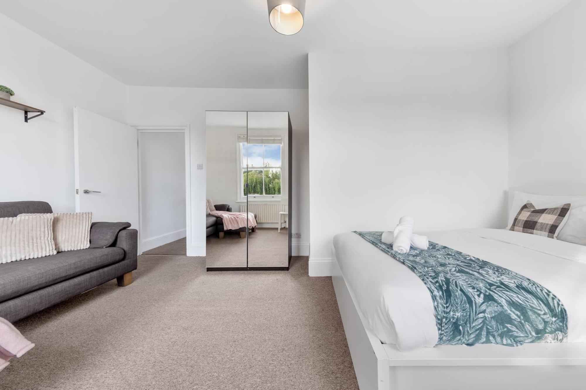 Luxury 4 Bedroom Flat With Stunning Shard View From Terrace In Central London! Next To Station, Sleeps 9 Buitenkant foto