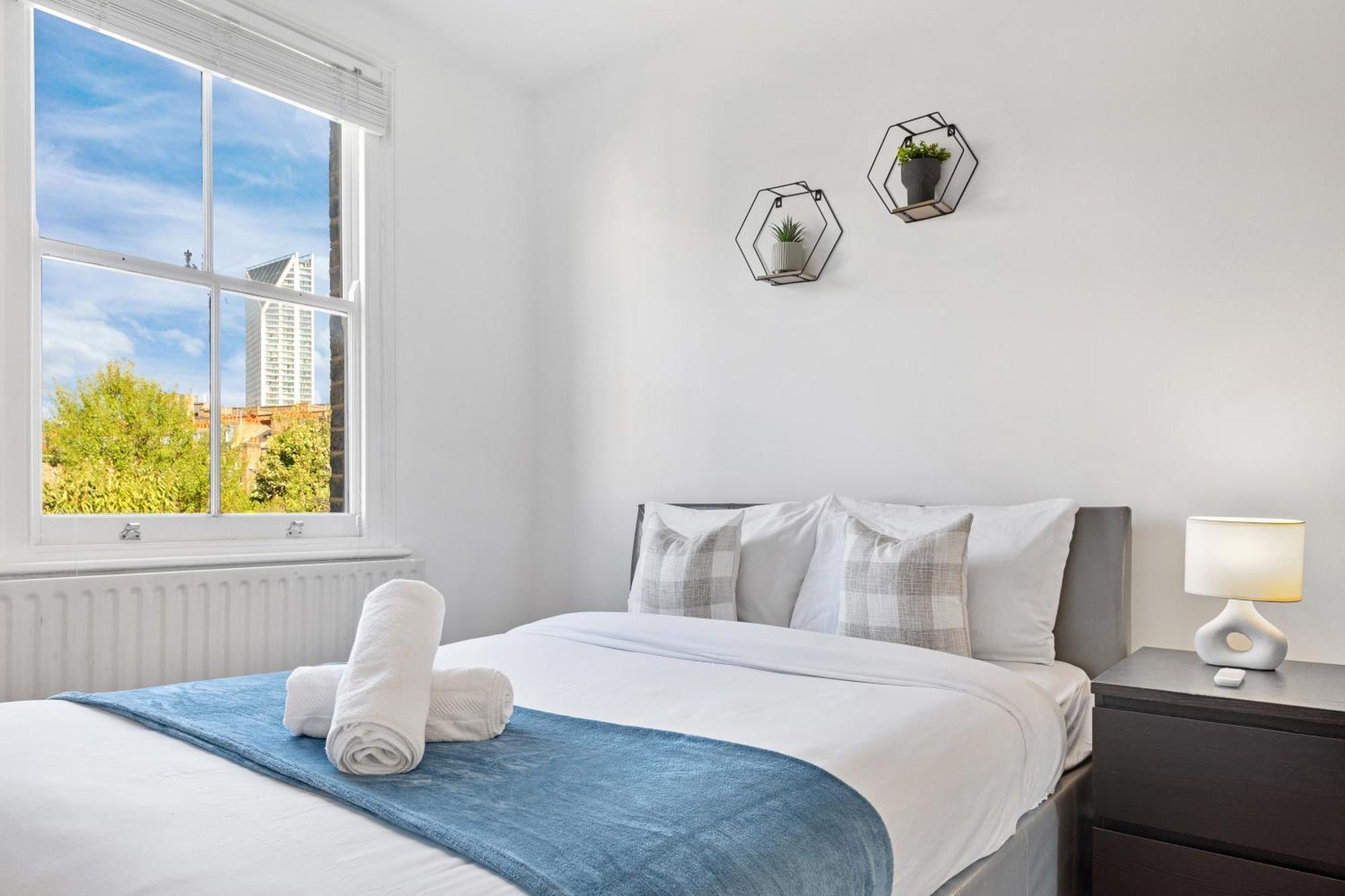 Luxury 4 Bedroom Flat With Stunning Shard View From Terrace In Central London! Next To Station, Sleeps 9 Buitenkant foto