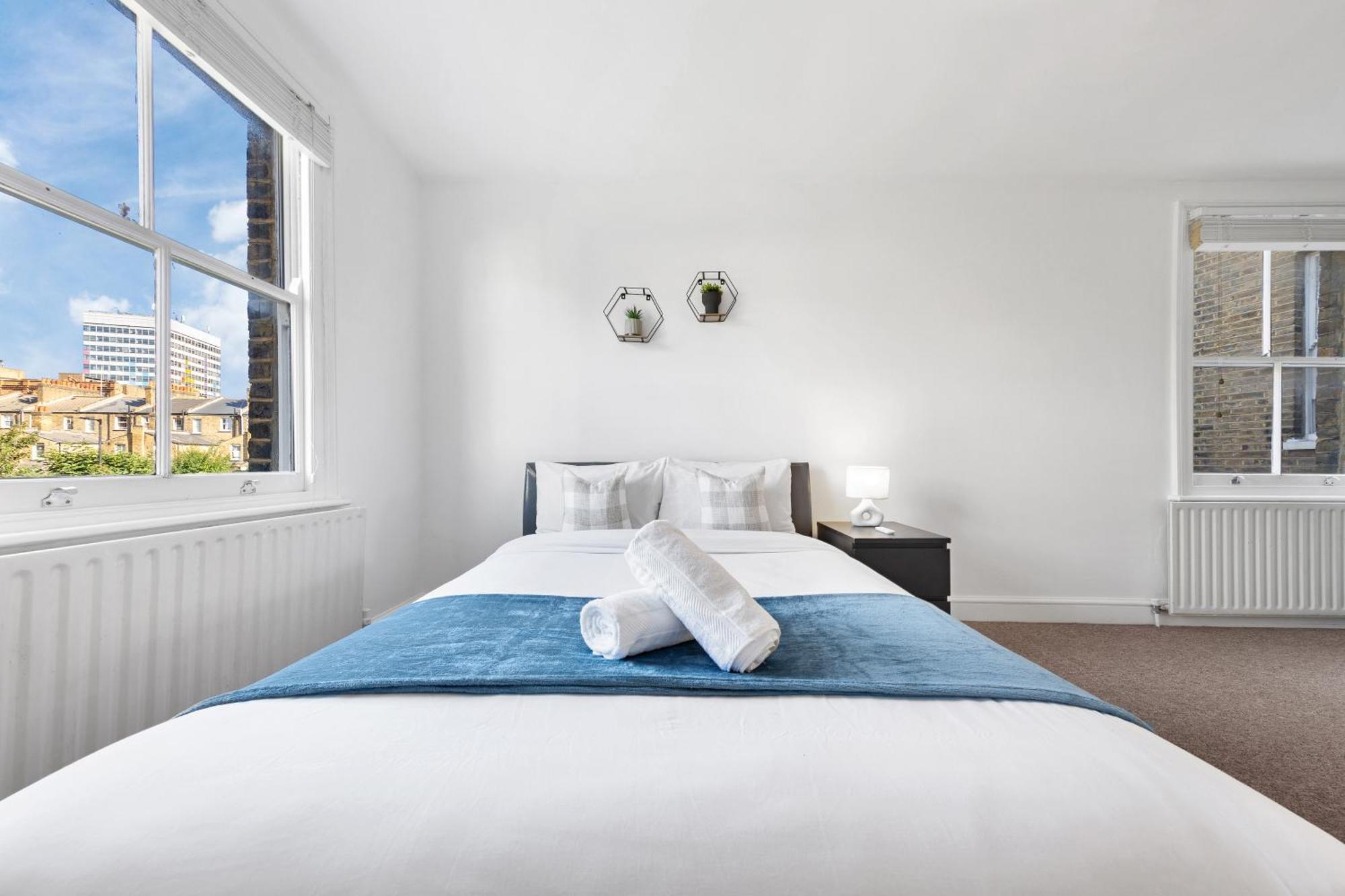 Luxury 4 Bedroom Flat With Stunning Shard View From Terrace In Central London! Next To Station, Sleeps 9 Buitenkant foto