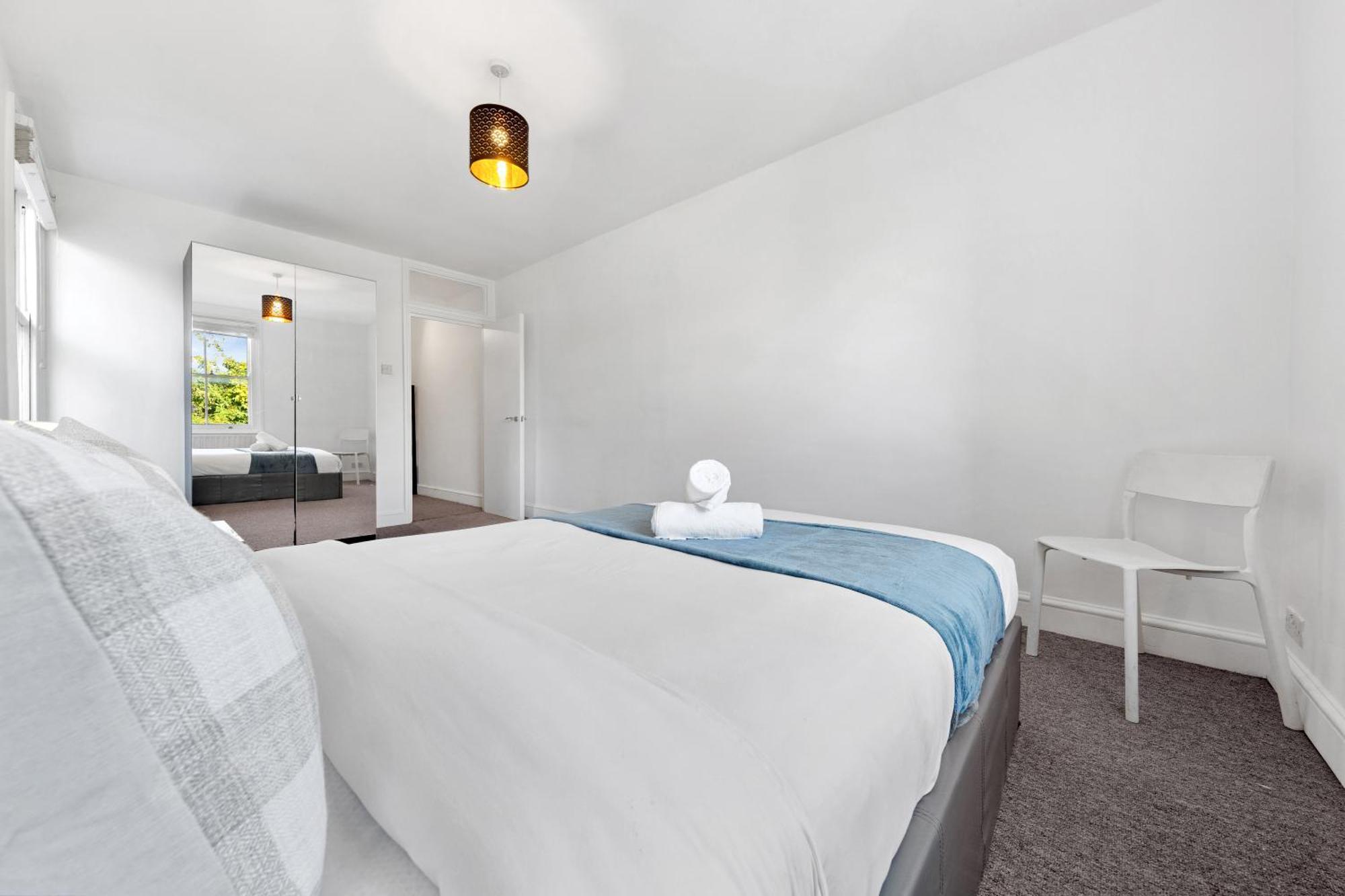 Luxury 4 Bedroom Flat With Stunning Shard View From Terrace In Central London! Next To Station, Sleeps 9 Buitenkant foto