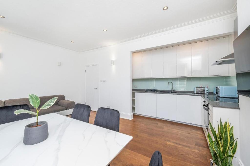 Luxury 4 Bedroom Flat With Stunning Shard View From Terrace In Central London! Next To Station, Sleeps 9 Kamer foto